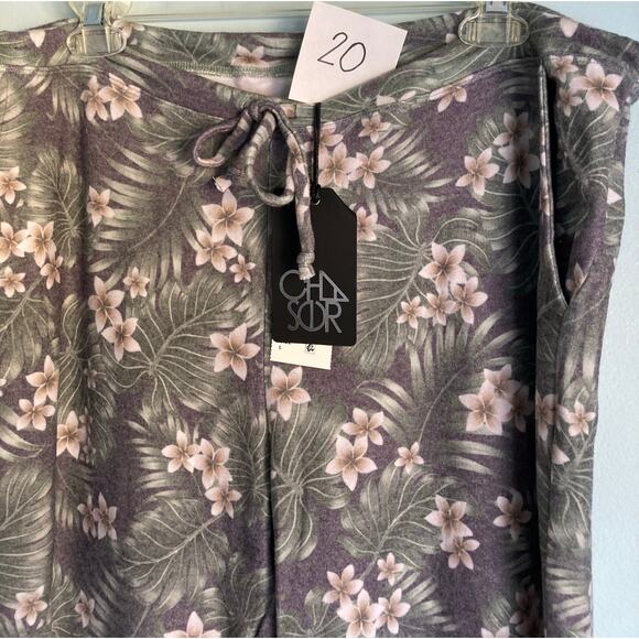 NWT Chaser Lounge Capri Pants Floral Large - Picture 8 of 8